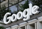 A US judge denied the Justice Department’s proposal to split Google, ruling against breakup remedies in the landmark antitrust case over search monopoly.
