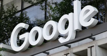 A US judge denied the Justice Department’s proposal to split Google, ruling against breakup remedies in the landmark antitrust case over search monopoly.
